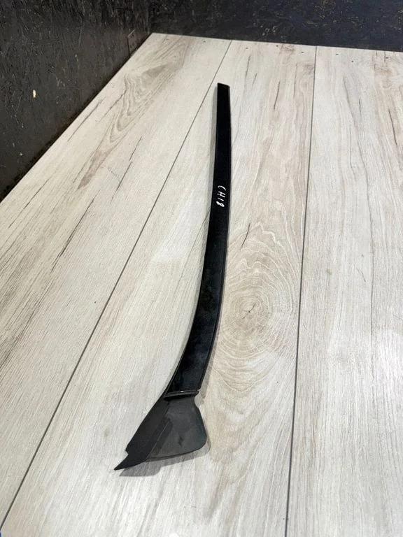 Windshield trim – Mercedes-Benz E-Class W212 (2009-2016)