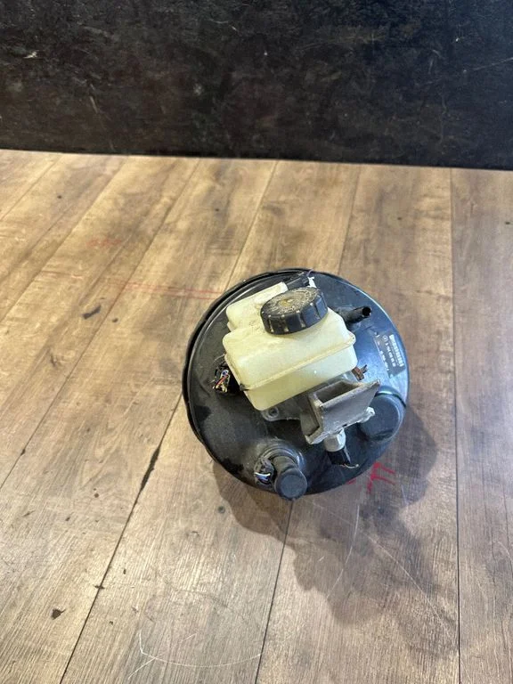 Brake booster – Mercedes-Benz ML-Class W164 (2005-2011)