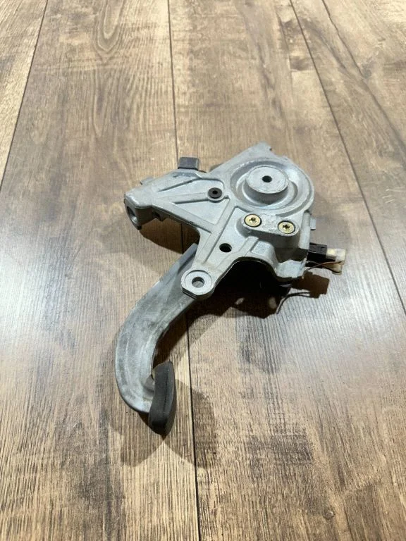 Handbrake/parking brake lever assembly – Mercedes-Benz S-Class W220 (1998-2006)