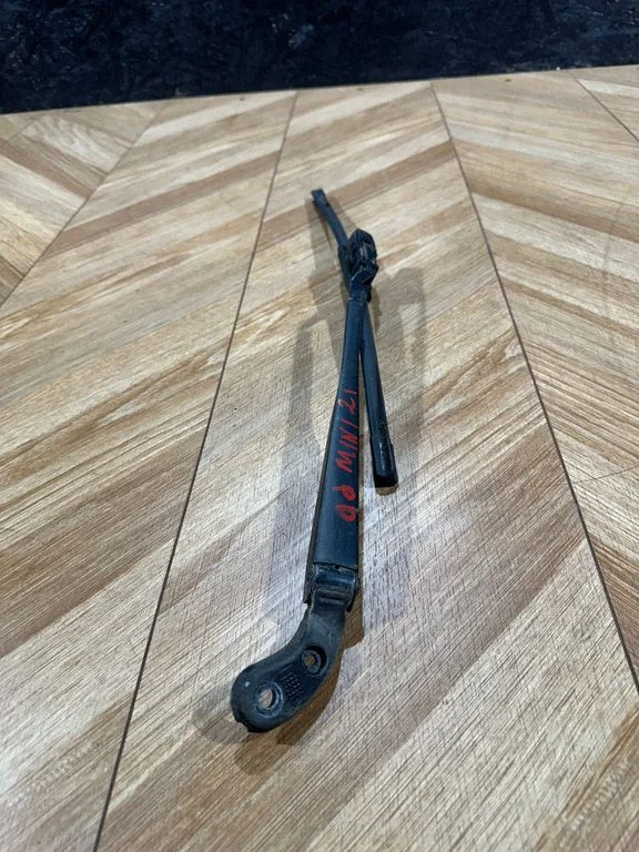 Front wiper blade arm – Mini One - Cooper R50 - 53 (2001-2006)