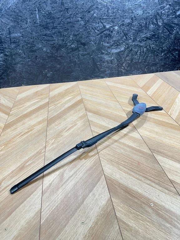 Front wiper blade arm A2118240049