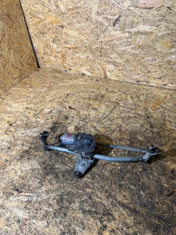 Front wiper linkage and motor – Volkswagen Passat B6 (2005-2010)