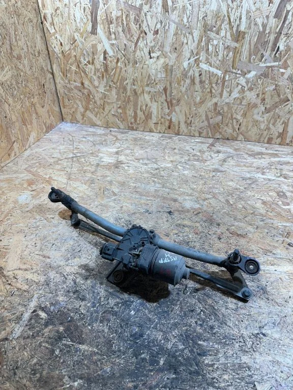 Front wiper linkage and motor 13111211