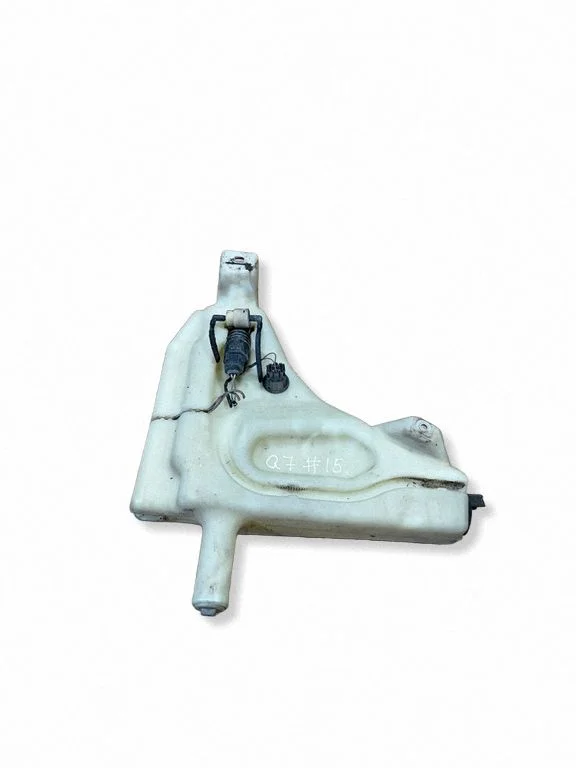 Windshield washer fluid reservoir/tank – Audi Q7 4L (2005-2015)