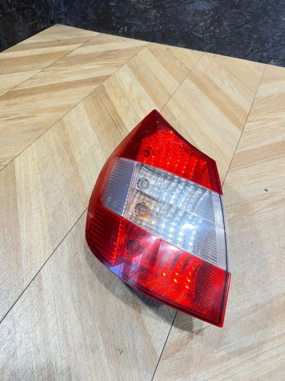 Rear/tail lights – Renault Scenic II - Grand scenic II (2003-2006)