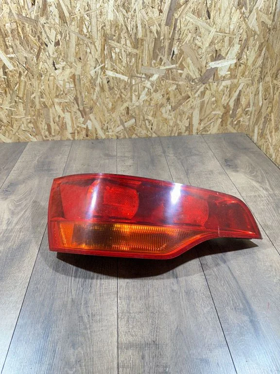 Rear/tail lights 4l0945093