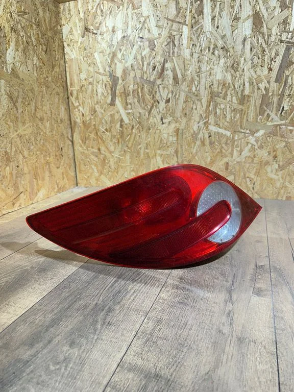 Lampa tylna w błotniku