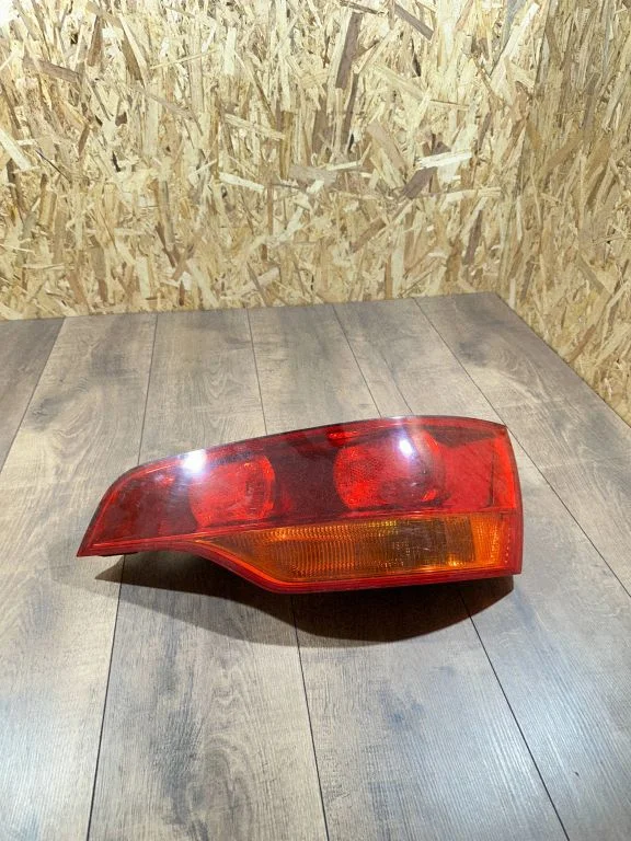 Rear/tail lights 4L0945094