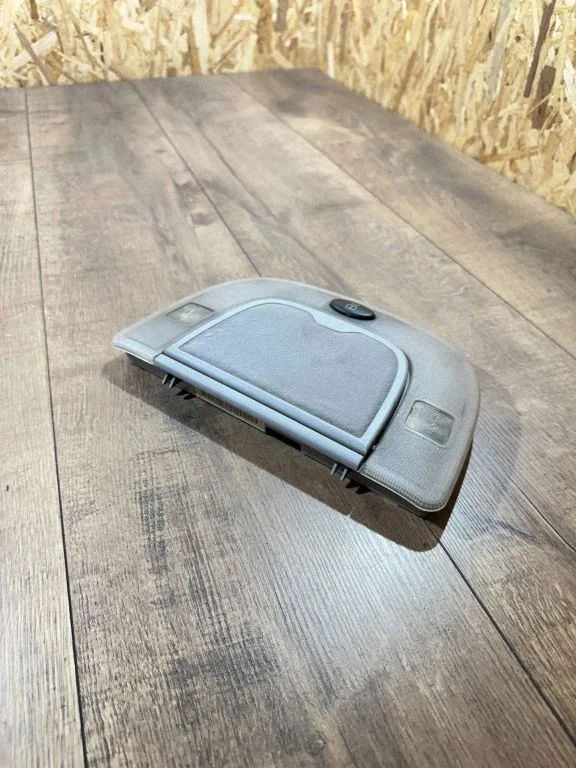Rear seat light a2203200301