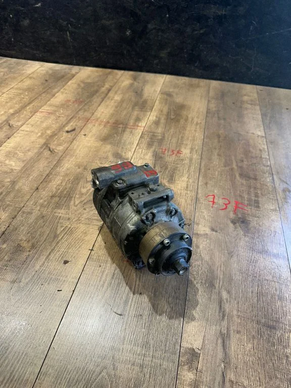 Air conditioning (A/C) compressor (pump) 4E0260805q