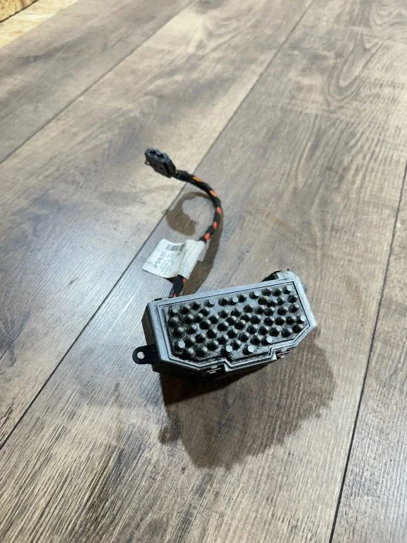 Heater blower motor/fan resistor 3C0907521B