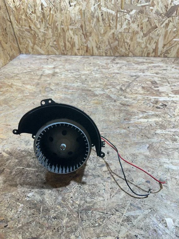 Krāsniņas ventilators/pūtējs – Opel Astra H (2004-2012)