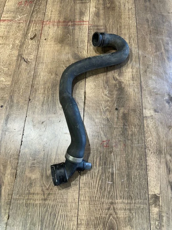 Engine coolant pipe/hose 7L6122291E