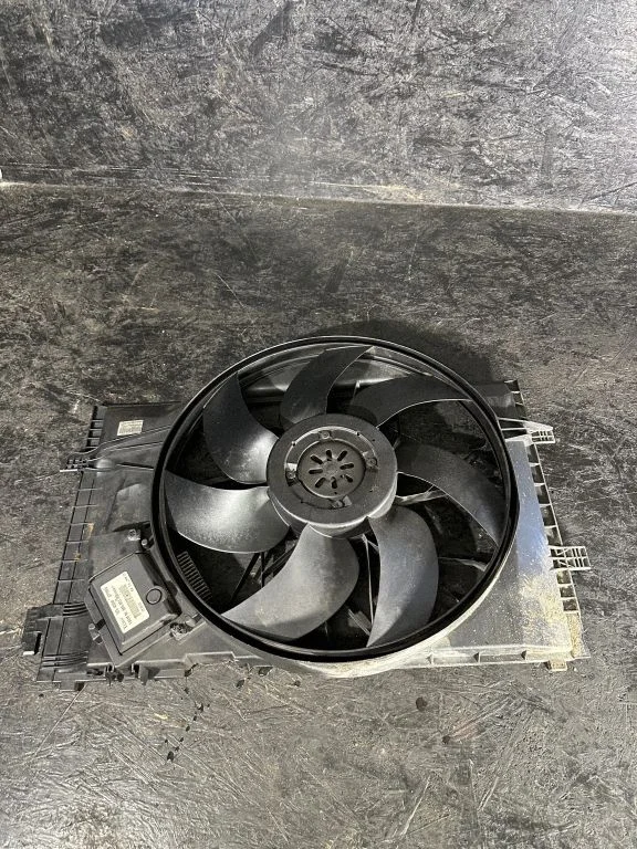 Elektriskais radiatora ventilators A2035000193