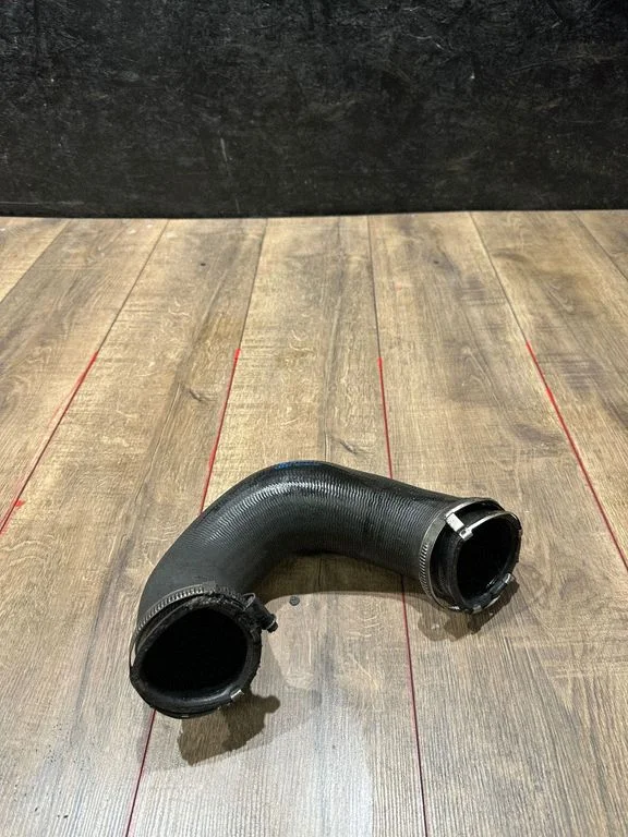 Intercooler hose/pipe 7L6145972