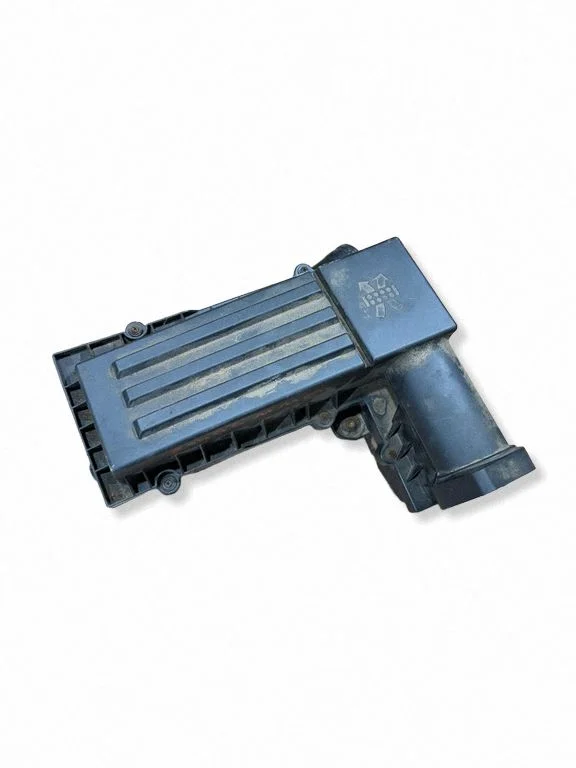 Air filter box – Volkswagen Touran I (2003-2010)