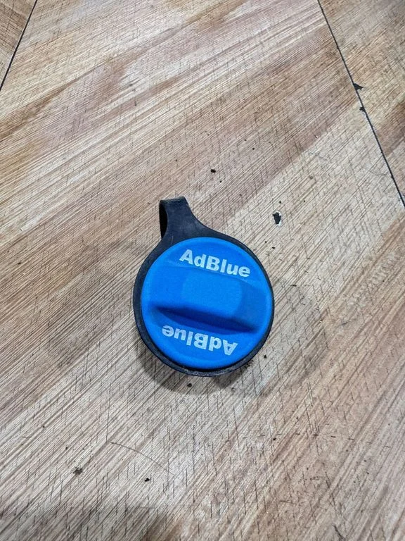 Kütusepaagi keeratav kork A0004704305