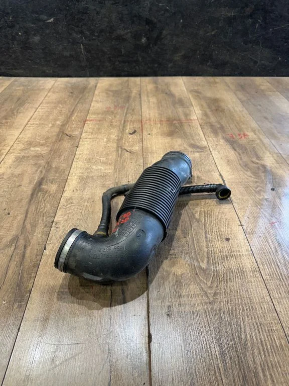 Air intake hose/pipe – Peugeot 307 (2001-2005)