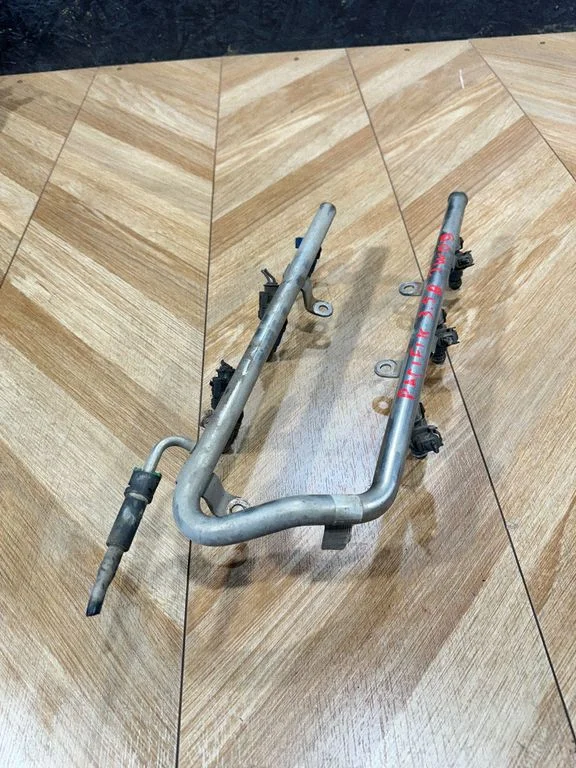 Fuel main line pipe 1581aa
