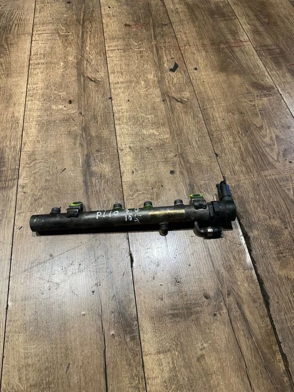 Fuel main line pipe A6420700495