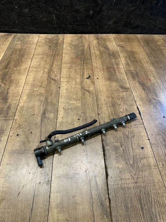 Fuel main line pipe A6110700395