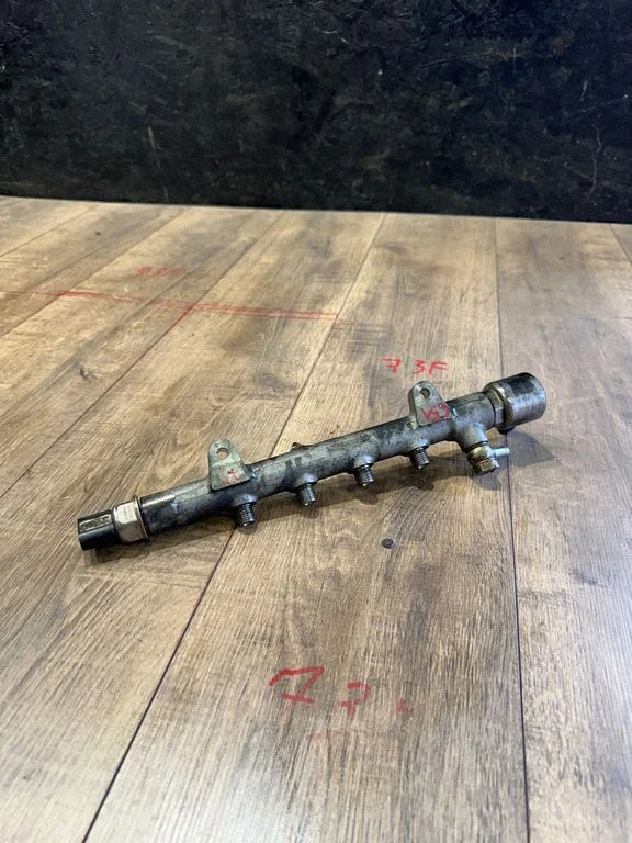 Fuel main line pipe A6510700495