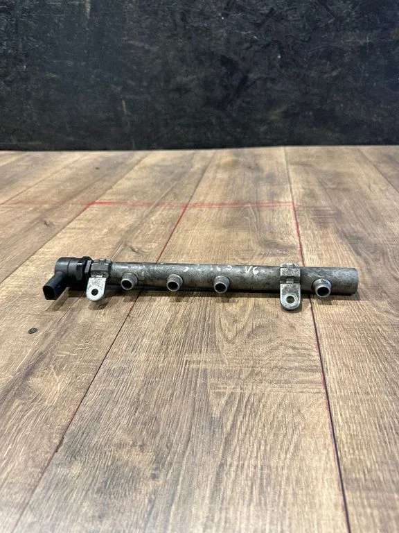 Fuel main line pipe a6420700495