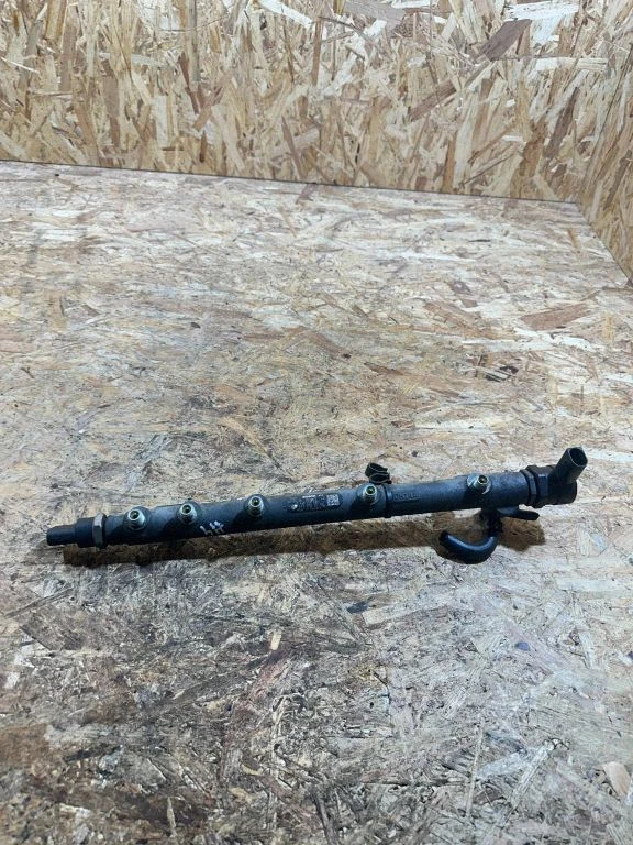 Fuel main line pipe 6110700395