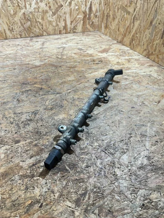 Fuel main line pipe A6110700395