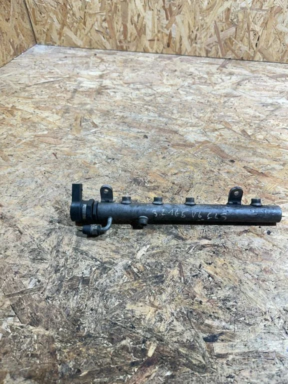Fuel main line pipe a6420700495