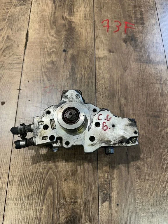 Fuel injection high pressure pump