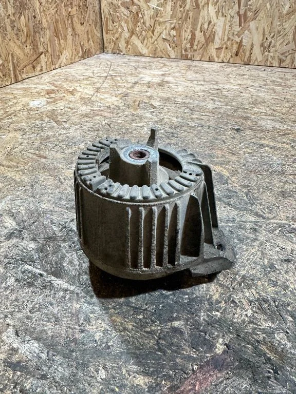 Dzinēja spilvens – Mercedes-Benz C klase AMG W204 (2007-2014)