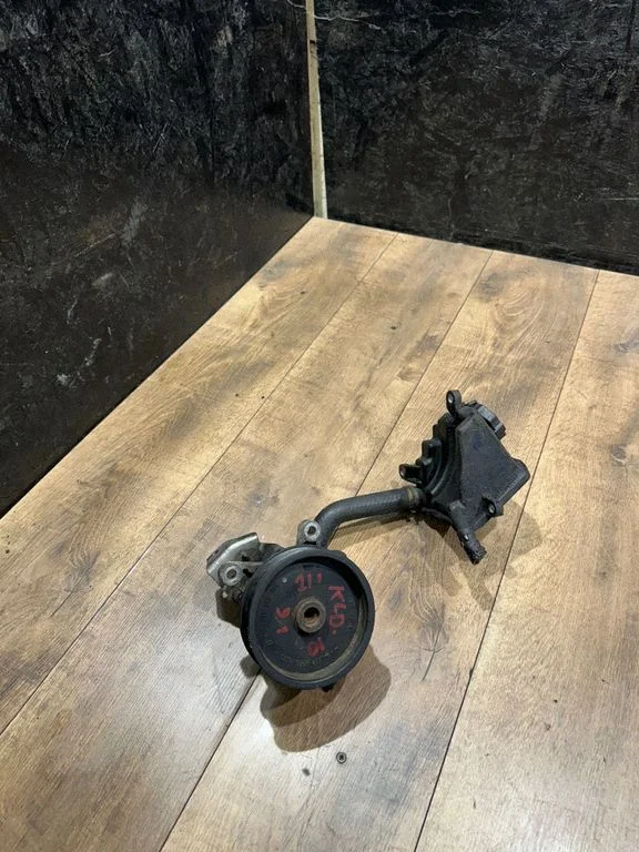 Roolivõimendi pump a0084660201