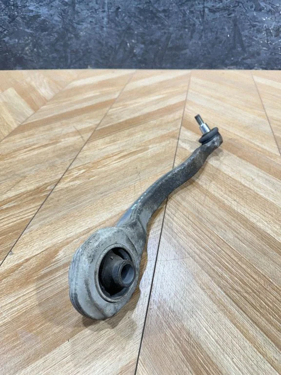 Front lower control arm/wishbone