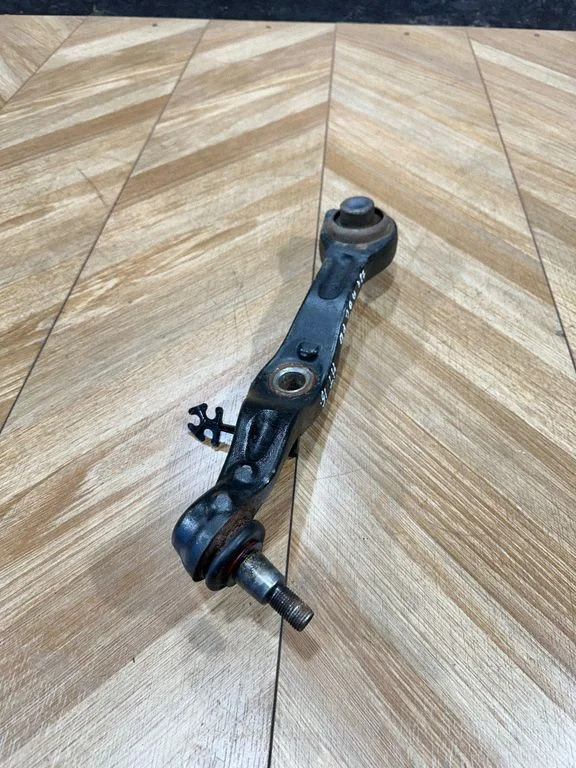Front lower control arm/wishbone L0523CR