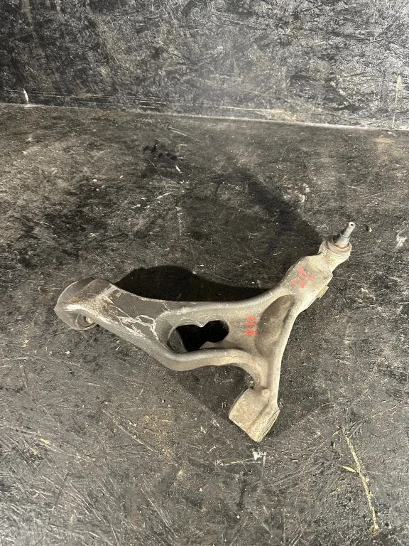 Front lower control arm/wishbone