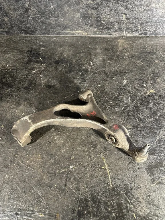 Front lower control arm/wishbone