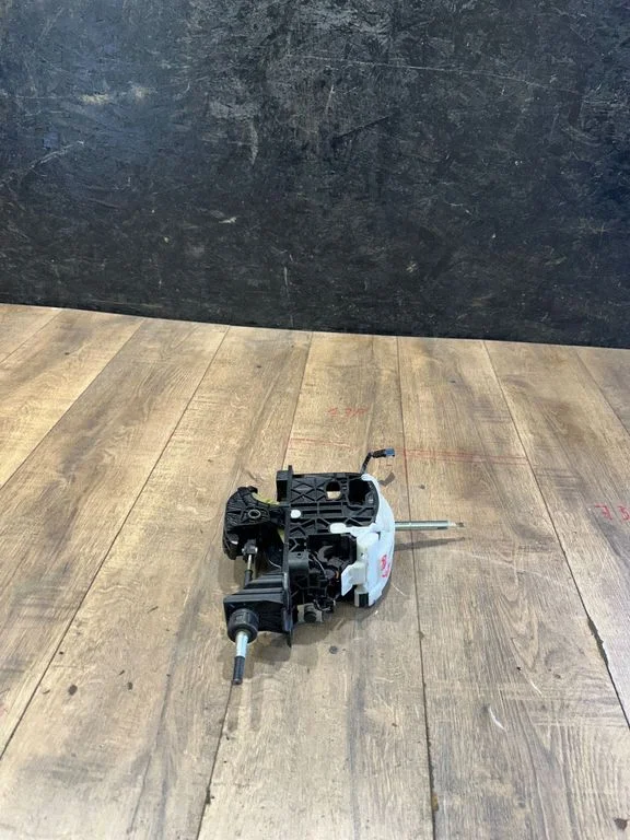 Gear selector mechanism 4L2713041N