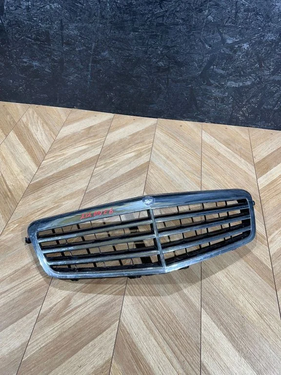 Front bumper upper radiator grill A2128800583
