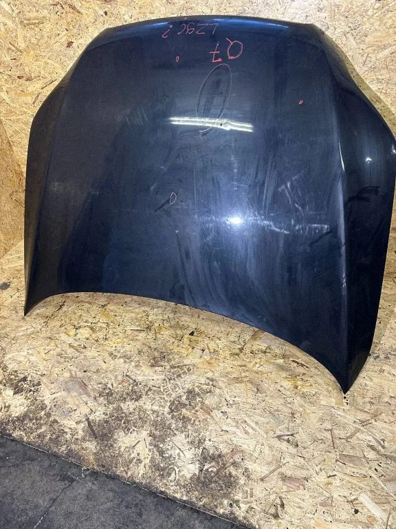 Engine bonnet/hood – front