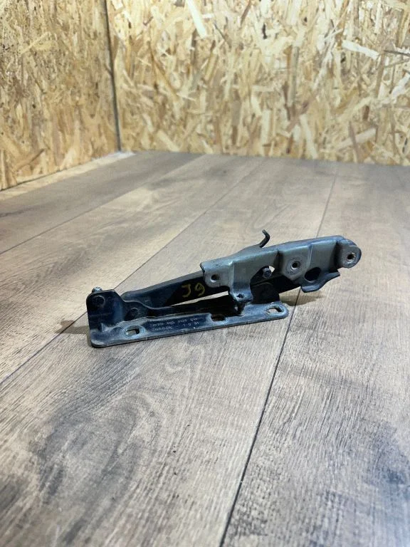 Engine bonnet/hood hinges 2118800128