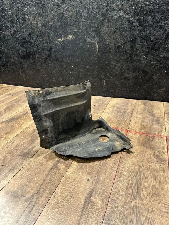 Front wheel arch liner splash guards