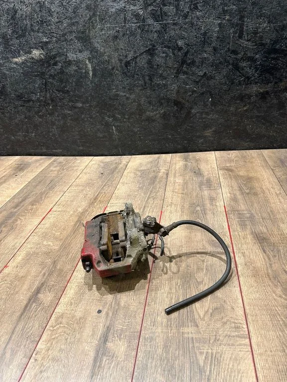 Rear brake caliper