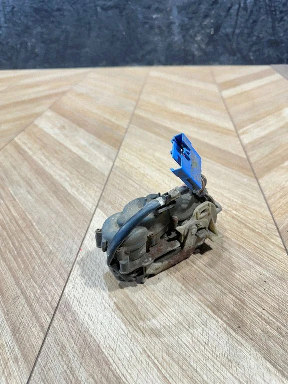 Tailgate/trunk/boot lock/catch/latch