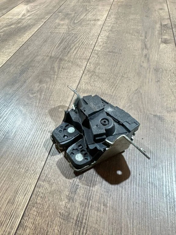 Tailgate/trunk/boot lock/catch/latch A2047400735