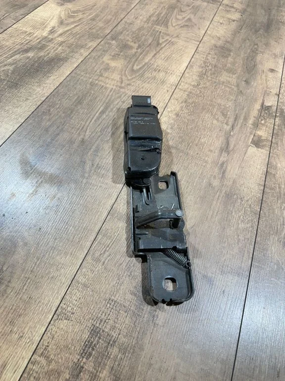 Tailgate/trunk/boot lift motor 4f9827383