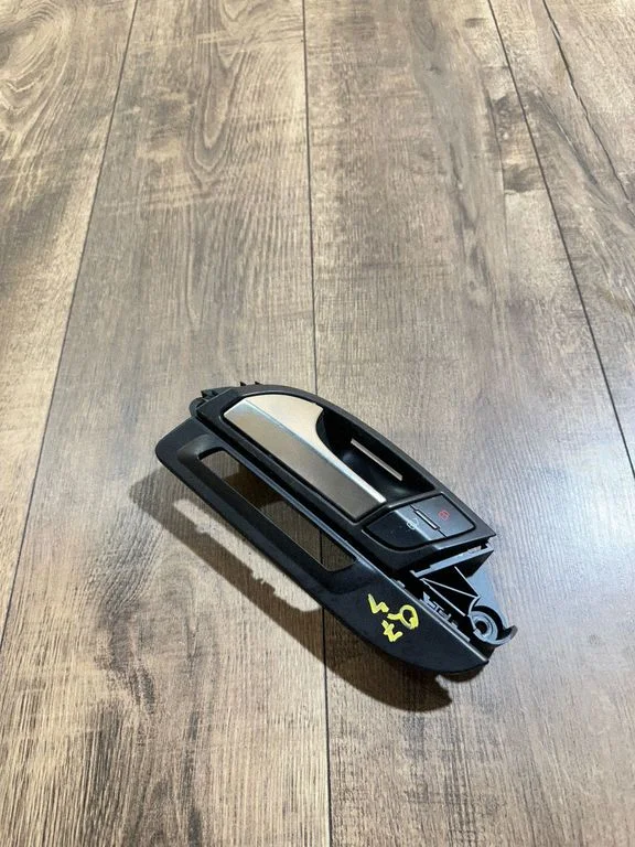 Front door interior handle 4L0837019