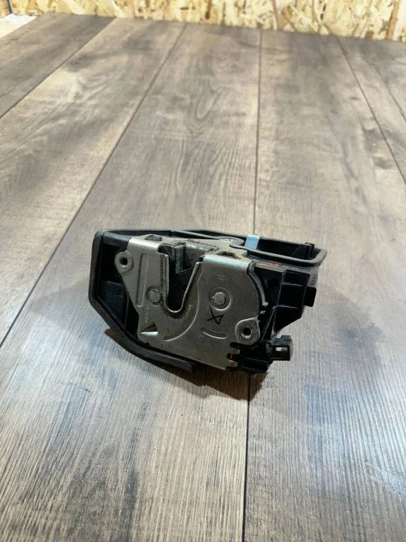 Front door lock – BMW 7 Series E65 E66 (2001-2008)