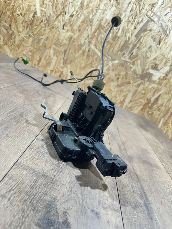Front door lock