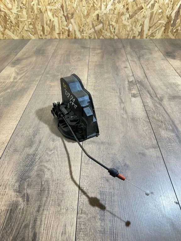 Front door lock 7202145